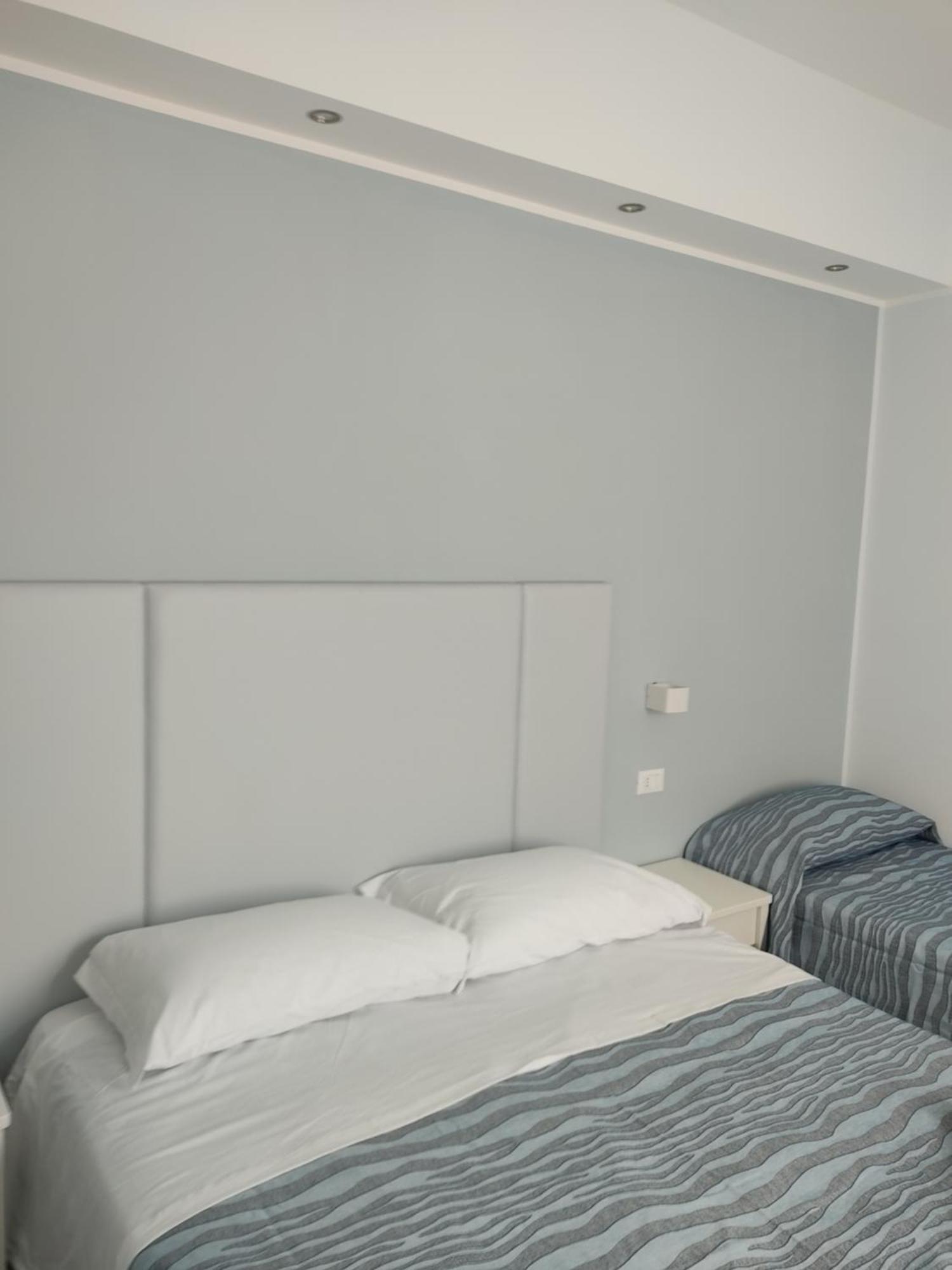 Hotel Caravel Park Rimini Extérieur photo
